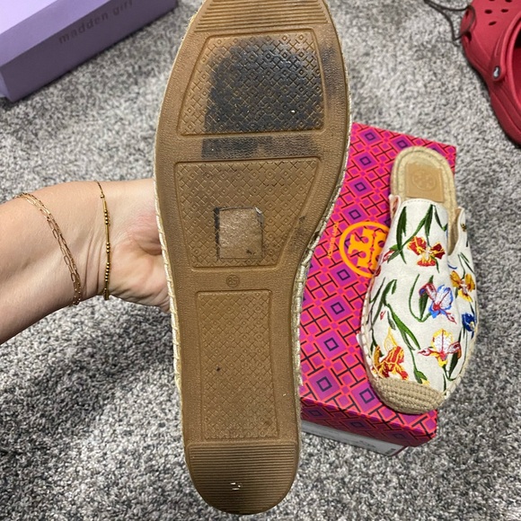 Tory Burch Espadrilles- like new - Picture 4 of 6